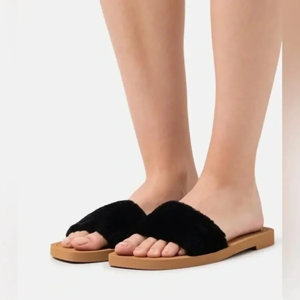 STUART WEITZMAN New $250 Cammy Slide Natural Dust Bag Included Size 8.5B